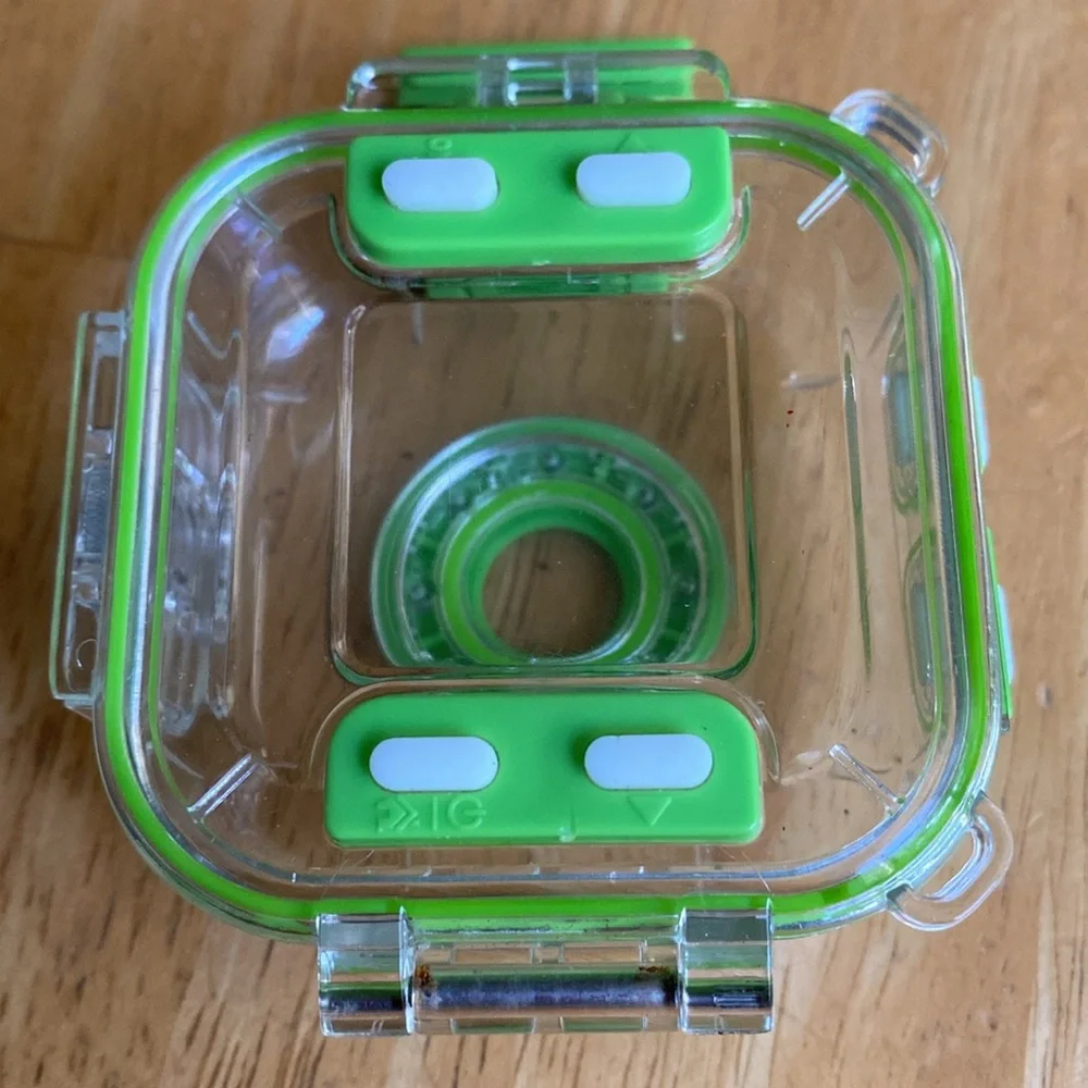 Plastic case waterproof for cam in great condition